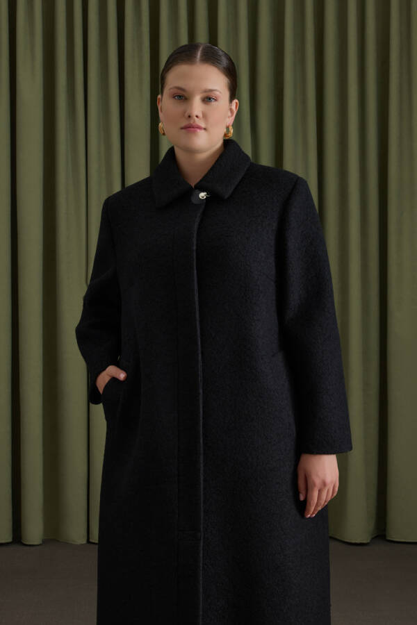 Siyah Seyyar Şal Detaylı Yün Kaban - 1