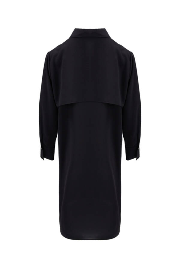 Siyah Sivri Yaka Aksesuar Detaylı Tunik - 3