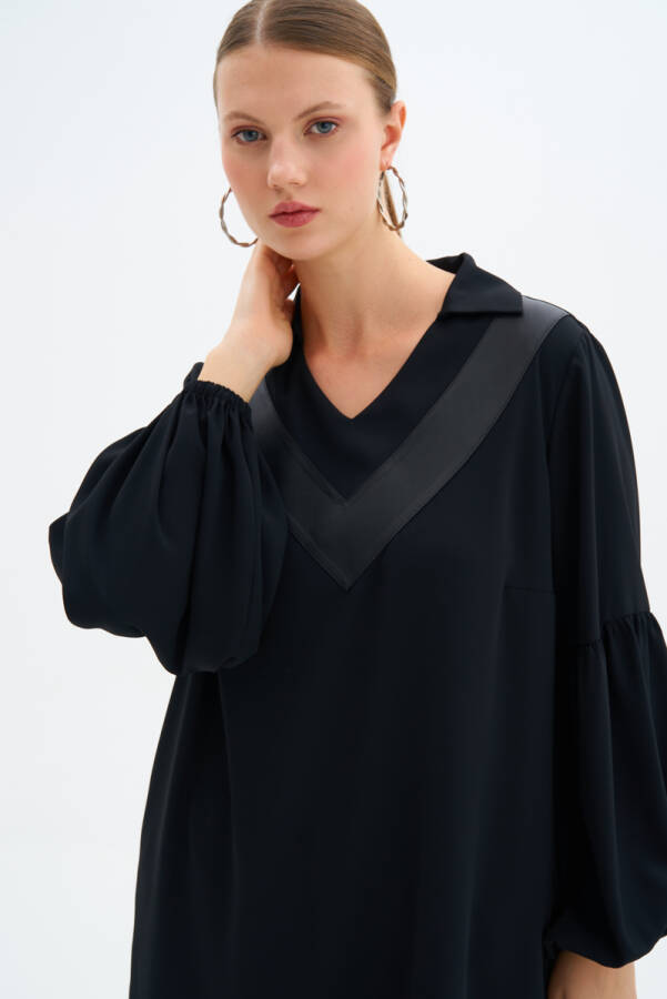Siyah V Yaka Garnili Tunik - Aker