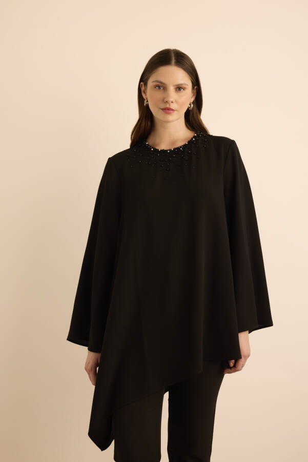 Siyah Yakası Boncuk İşlemeli Asimetrik Tunik - 3