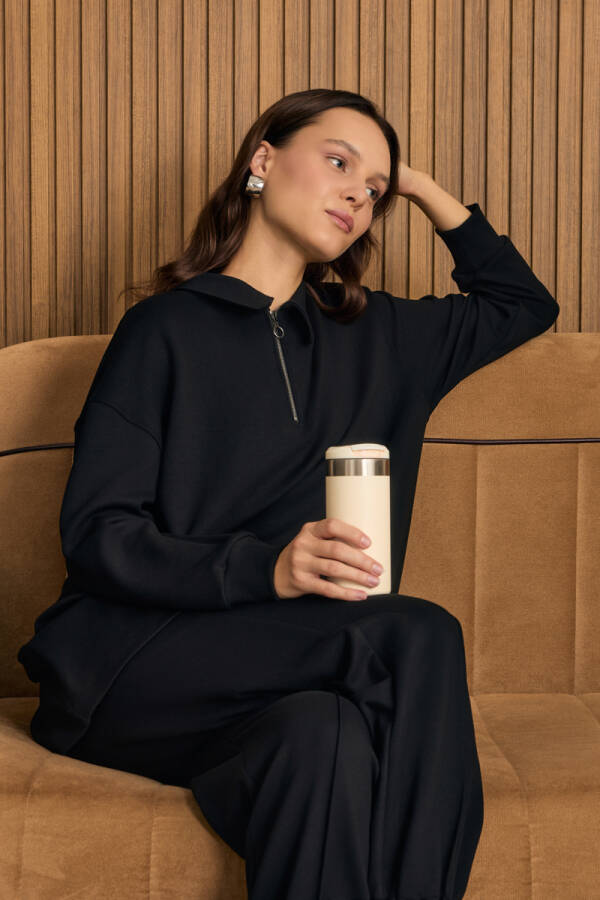 Siyah Yakası Fermuarlı Sweatshirt - 3