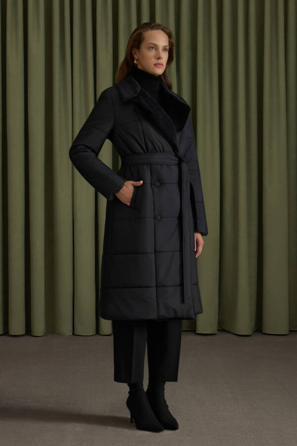 Siyah Yakası Kürklü Kapitone Mont - 4