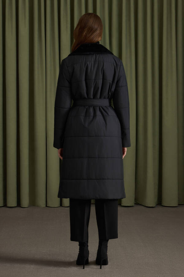 Siyah Yakası Kürklü Kapitone Mont - 6