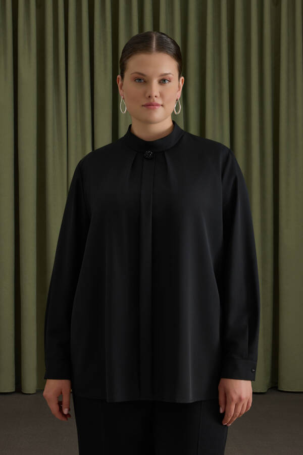 Siyah Yakası Pili ve Boncuk Detaylı Bluz - 4