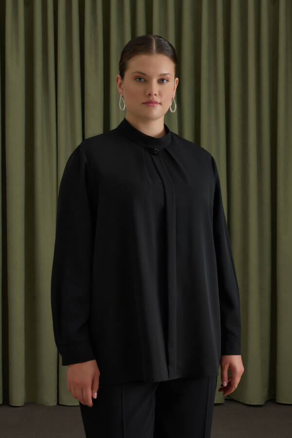 Siyah Yakası Pili ve Boncuk Detaylı Bluz - Aker