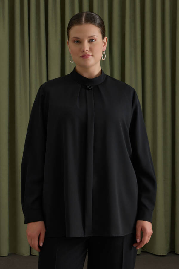 Siyah Yakası Pili ve Boncuk Detaylı Bluz - 2