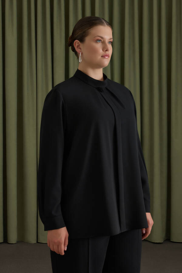 Siyah Yakası Pili ve Boncuk Detaylı Bluz - 3