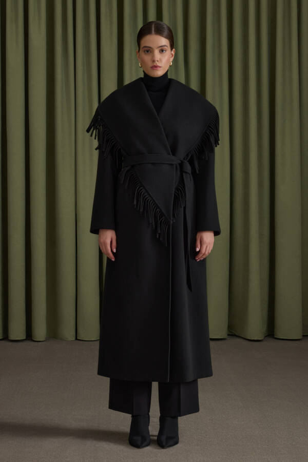 Siyah Yakası Püskül Dteaylı Şal Yaka Manto - 2