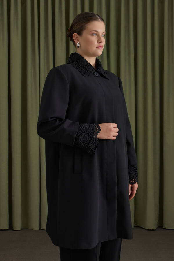 Siyah Yakası Ve Kolları Çıkarılabilir Dantelli Kap - Aker (1)