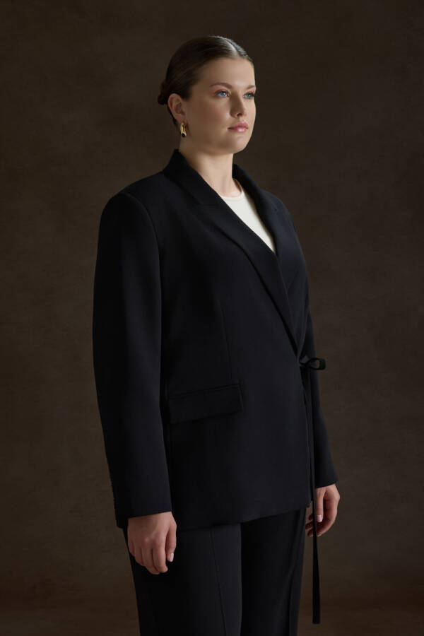 Siyah Yandan Bağlamalı Ceket - 4