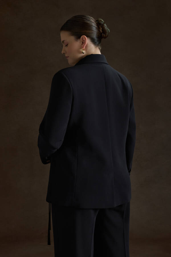 Siyah Yandan Bağlamalı Ceket - 7