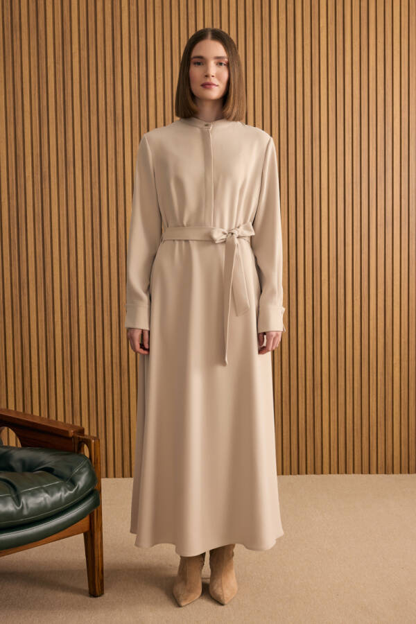 Taş Hakim Yaka Dökümlü Elbise - 3