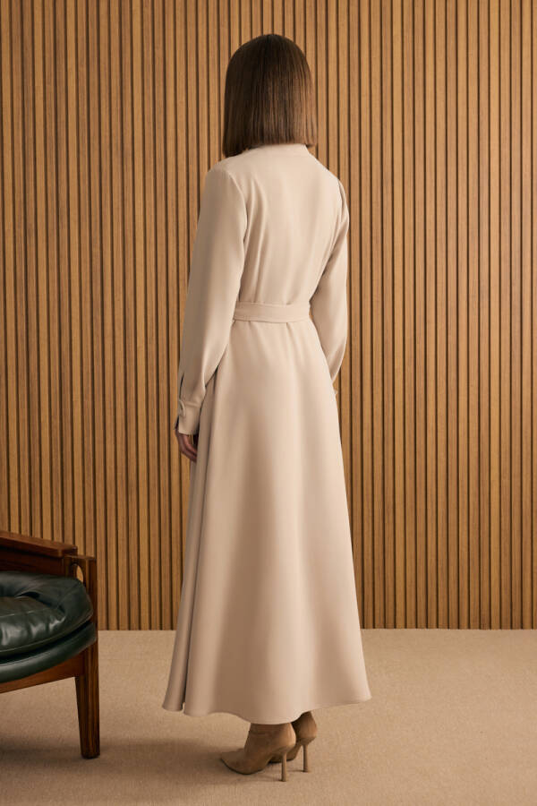 Taş Hakim Yaka Dökümlü Elbise - 6