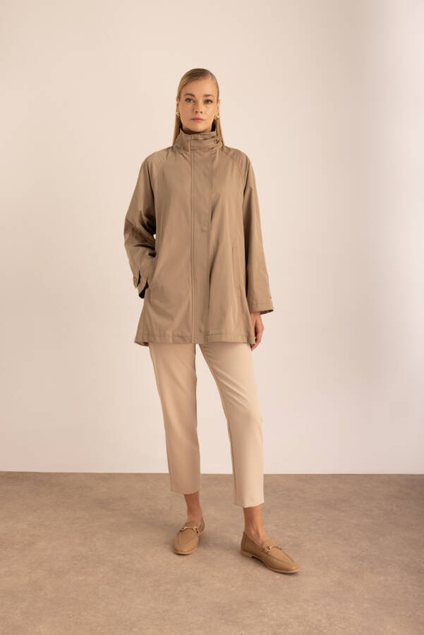 Taş Hakim Yaka Su İtici Özellikli Kap - Aker