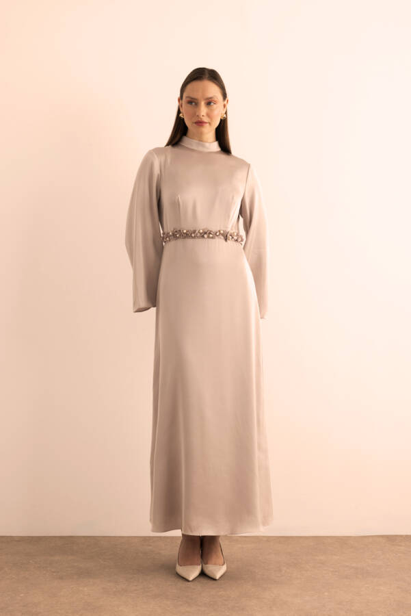 Taş Kemeri İşlemeli Kolları Bol Abiye Elbise - Aker