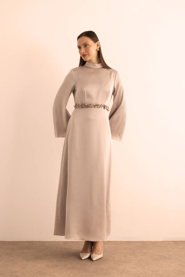 Taş Kemeri İşlemeli Kolları Bol Abiye Elbise - 5