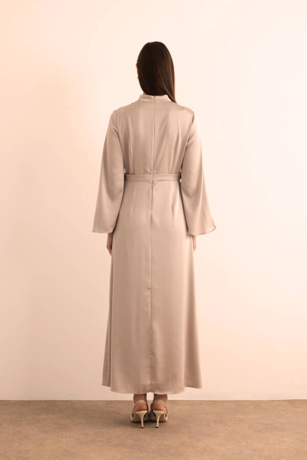 Taş Kemeri İşlemeli Kolları Bol Abiye Elbise - 7