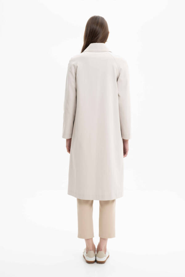 Taş Reglan Kesim Astarlı Trençkot - 4