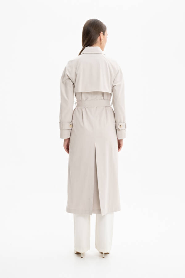 Taş Rüzgarlık Detaylı Kruvaze Kapama Trençkot - 4