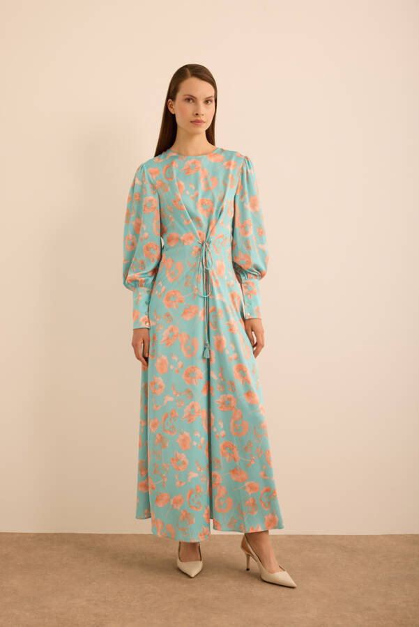 Turkuaz Çiçek Desenli Beli Bağlama Detaylı Elbise - 5