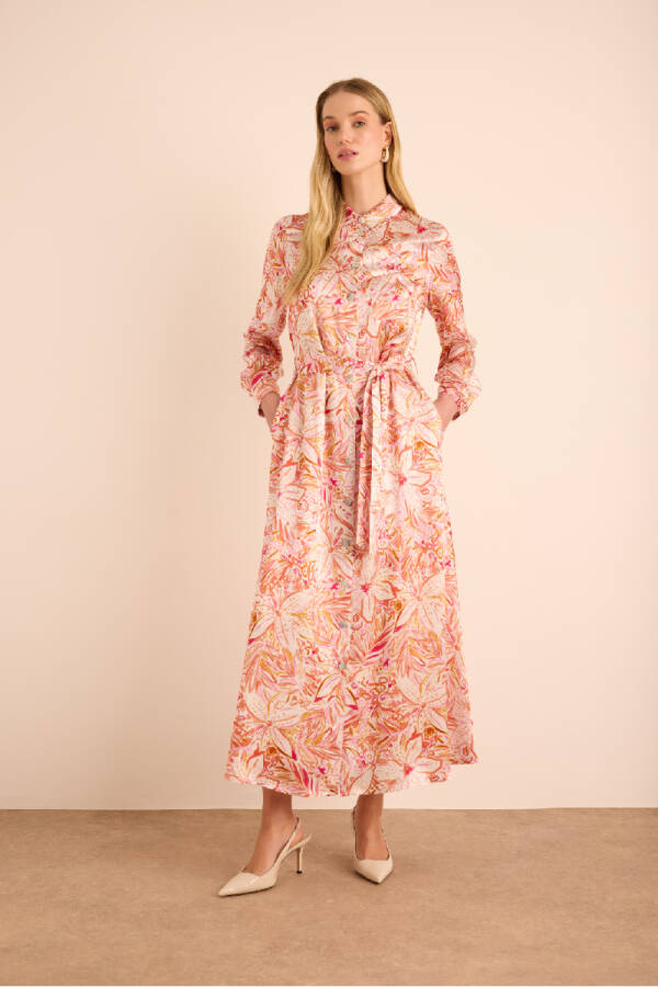 Turuncu Desenli Seyyar Kuşaklı İpek Gömlek Elbise - 5