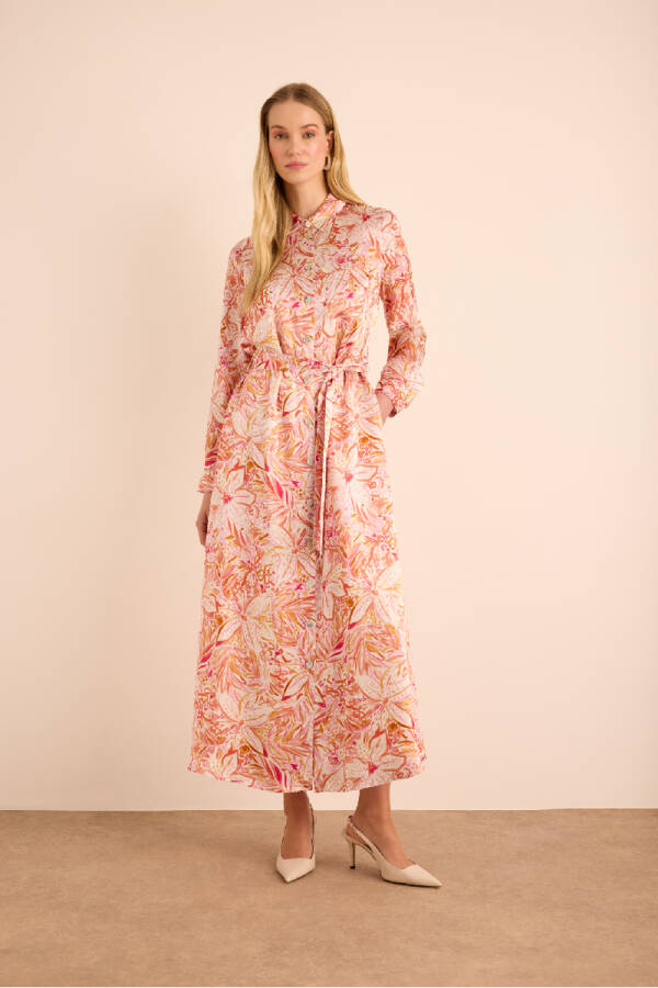 Turuncu Desenli Seyyar Kuşaklı İpek Gömlek Elbise - 3