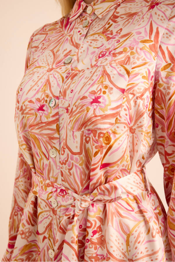 Turuncu Desenli Seyyar Kuşaklı İpek Gömlek Elbise - 4