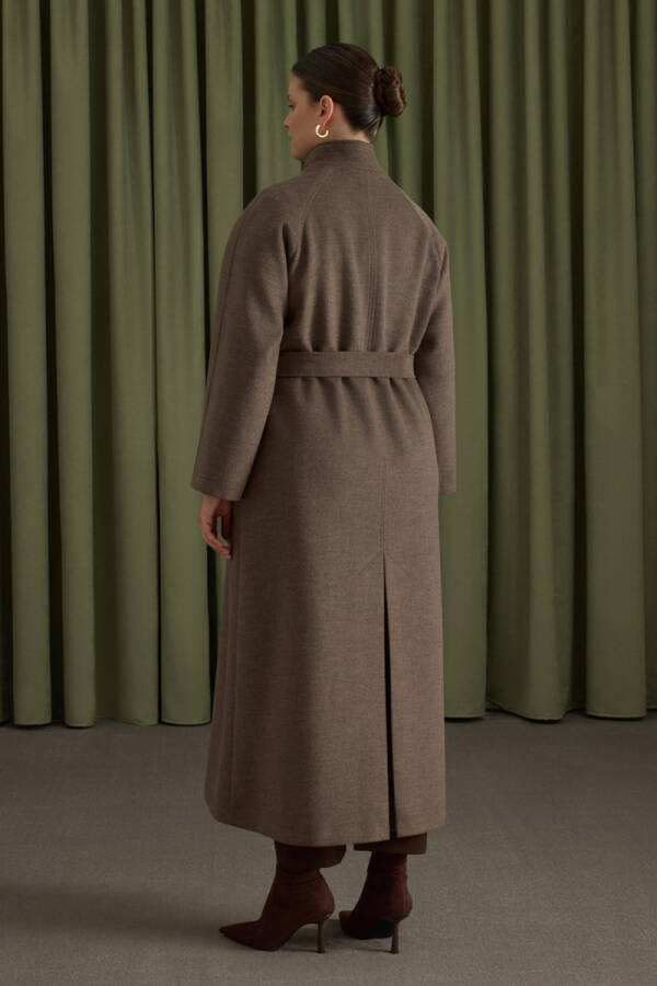 Vizon Yakası Deri ve Metal Kapama Aksesuarlı Manto - 6