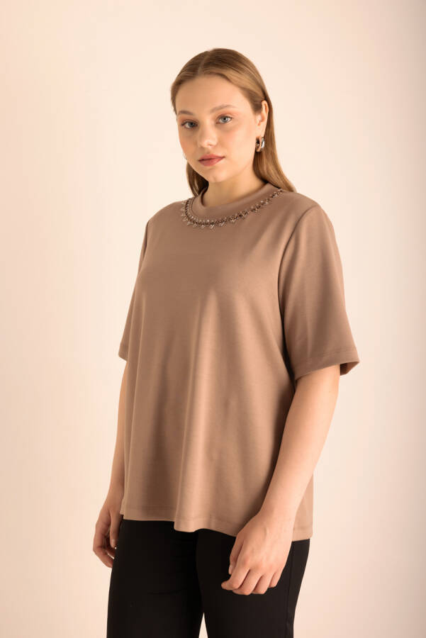 Vizon Yakası İşlemeli Örme Kısa Kollu Bluz - 1