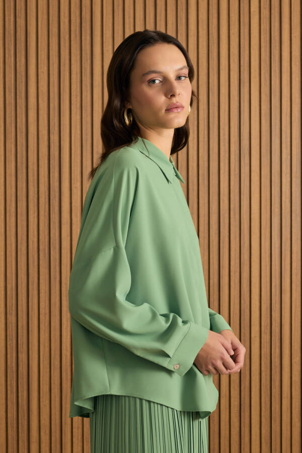 Yeşil Dökümlü Bluz - Aker