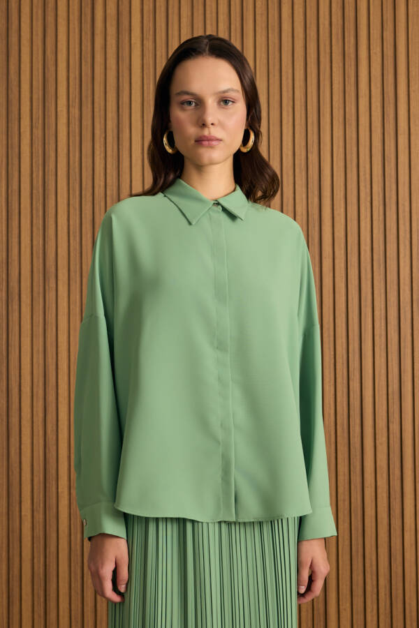 Yeşil Dökümlü Bluz - 3