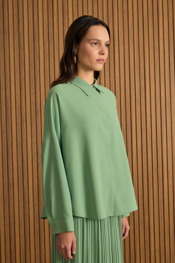 Yeşil Dökümlü Bluz - 4