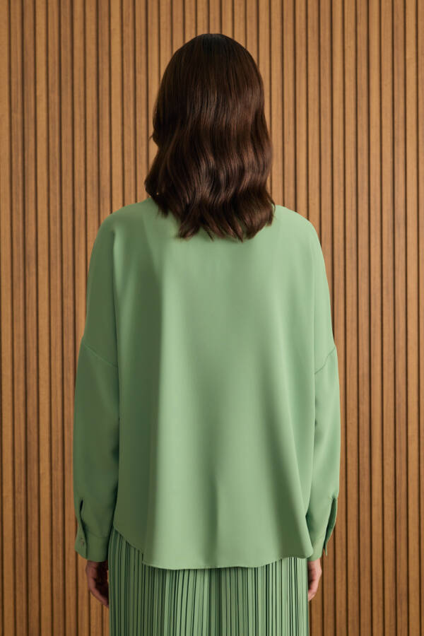Yeşil Dökümlü Bluz - 7