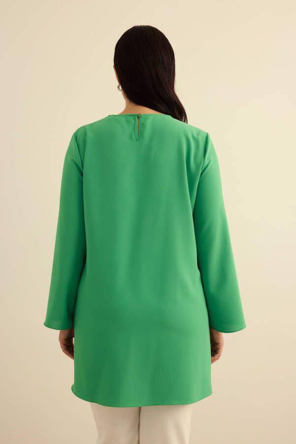 Yeşil Kemeri İşlemeli Dökümlü Tunik - 7