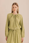 Yeşil Kumaşı Püskül Detaylı Büzgülü Bluz - 4