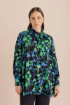 Yeşil Yakası Fular Detaylı Desenli Bluz 