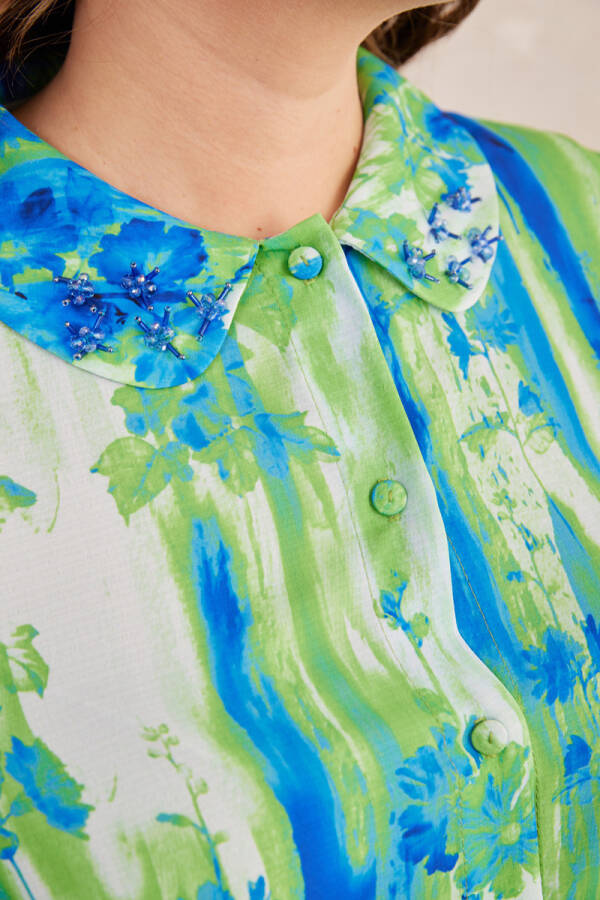 Yeşil Yakası İşlemeli Desenli Bluz - 3