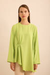 Yeşil Yandan Pili ve İşleme Detaylı Dokuma Bluz - 1